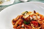 Спагетти с тунцом, грибами и Понзу